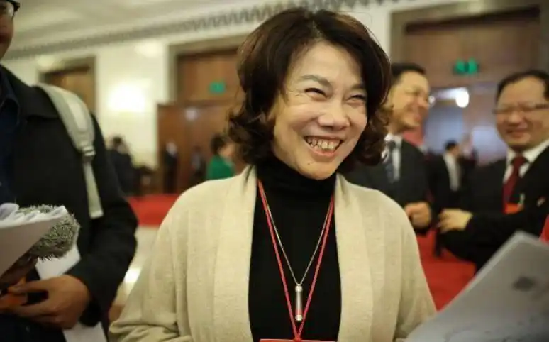 格力电器总裁董明珠所著_格力集团董明珠股份_董明珠停职审查给格力电器带来的教训，企业未来的战略转型