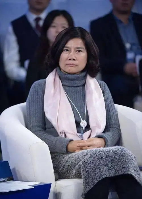 董明珠停职审查给格力电器带来的教训，企业未来的战略转型_格力电器总裁董明珠所著_格力集团董明珠股份