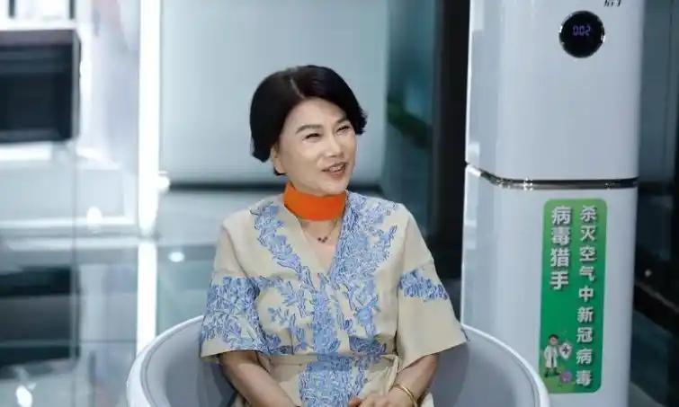 格力电器总裁董明珠所著_格力集团董明珠股份_董明珠停职审查给格力电器带来的教训，企业未来的战略转型