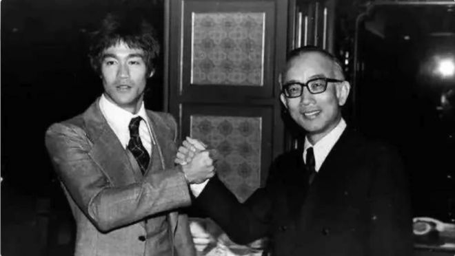 李小龙：武术与电影的传奇_武打片李小龙传奇_武术电影李小龙传奇演员表