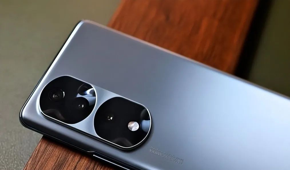 手机王是什么_iPhone vs. Galaxy：哪个才是真正的手机之王？_手机王是什么手机