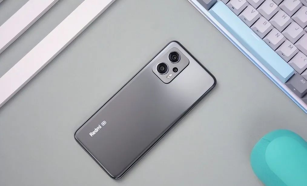 手机王是什么手机_iPhone vs. Galaxy：哪个才是真正的手机之王？_手机王是什么