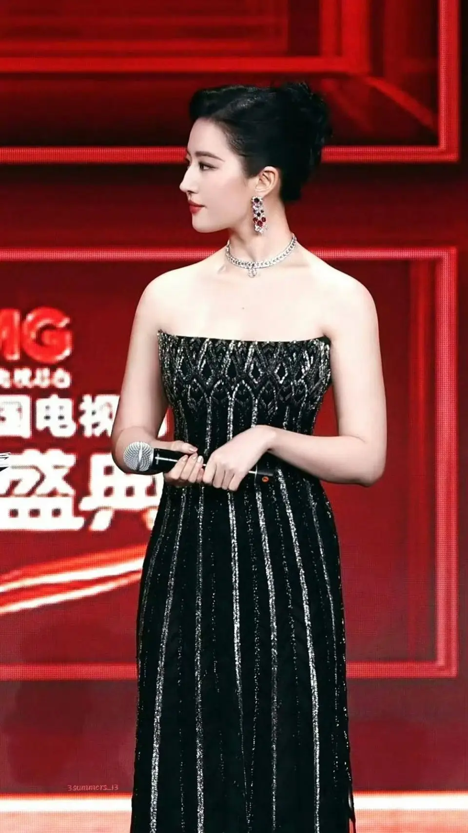 张国荣舞台魅力_刘亦菲的精神面貌与舞台魅力_张国荣的舞台驾驭魅力