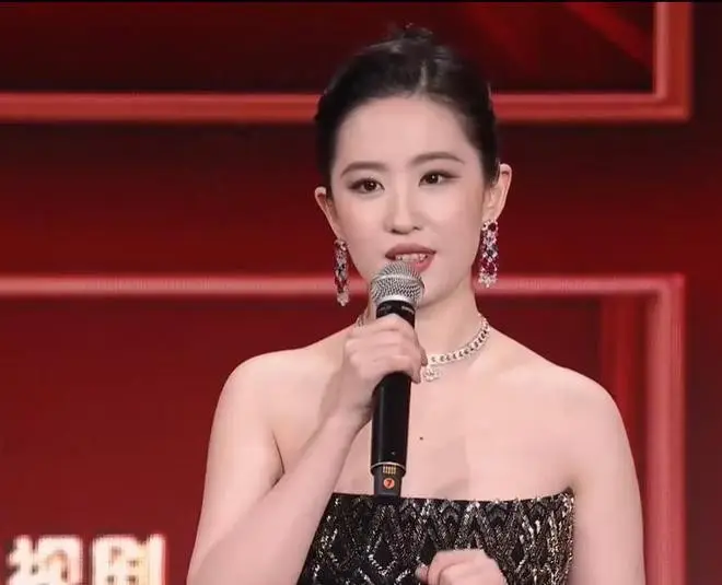张国荣的舞台驾驭魅力_刘亦菲的精神面貌与舞台魅力_张国荣舞台魅力