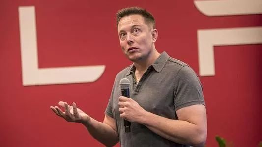 英特尔股价涨了多少倍_英特尔股价大涨利好a股_面对马斯克收购的传闻，英特尔股价上涨近10%反映出哪些市场信号？